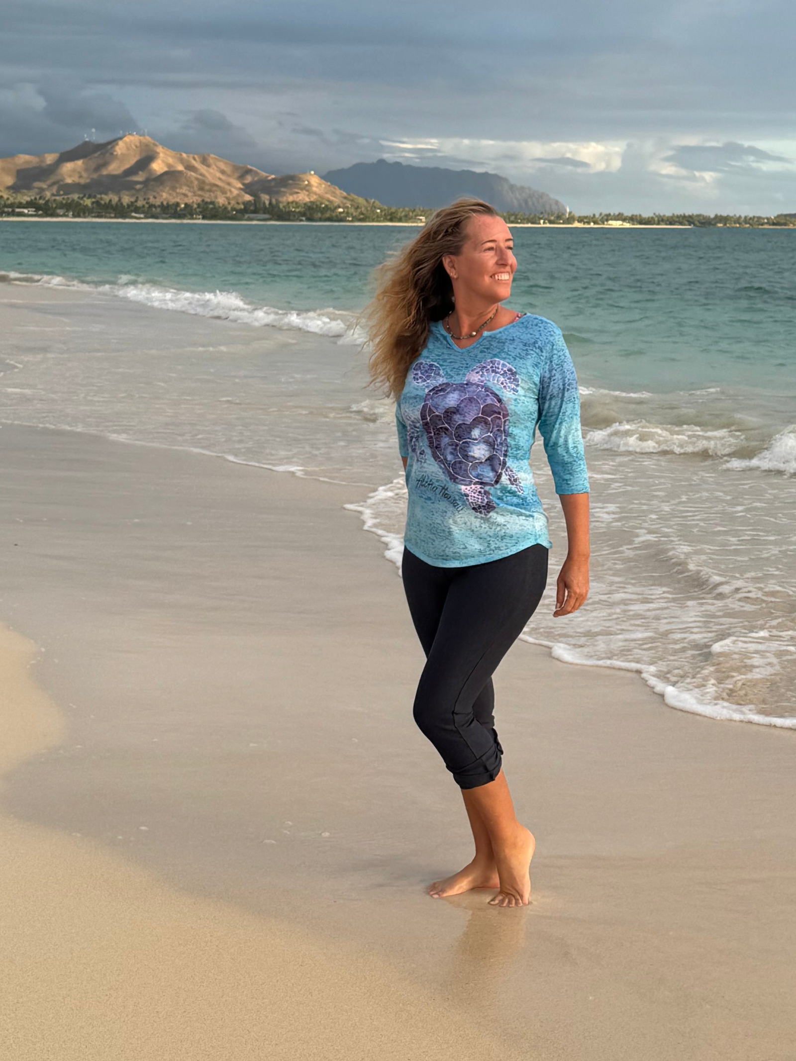 Kai Wahine Designs 3/4 Sleeve Honu L💙ve